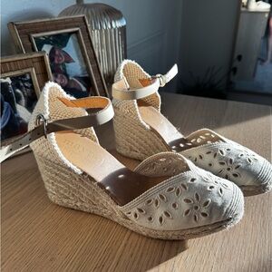Elegant Cream Espadrille Wedge Sandals